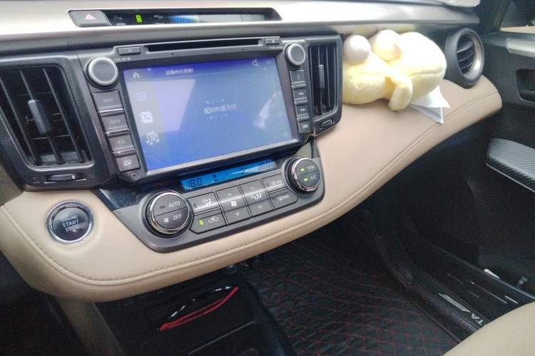 Used Toyota RAV4 2013 2.5L Automatic 4x4 Elite Edition Audio And AC Panel
