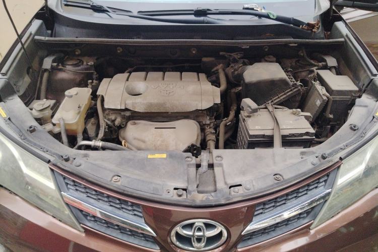 Used Toyota RAV4 2013 2.5L Automatic 4x4 Elite Edition Engine Bay