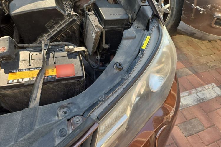 Used Toyota RAV4 2013 2.5L Automatic 4x4 Luxury Edition Engine Bay Left