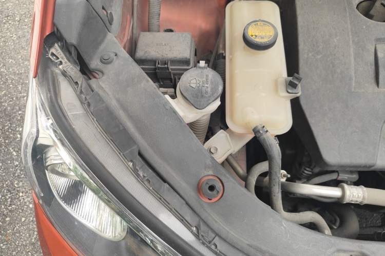 Used Toyota RAV4 2013 2.0L CVT Two-Wheel Drive Urban Edition Engine Bay Right