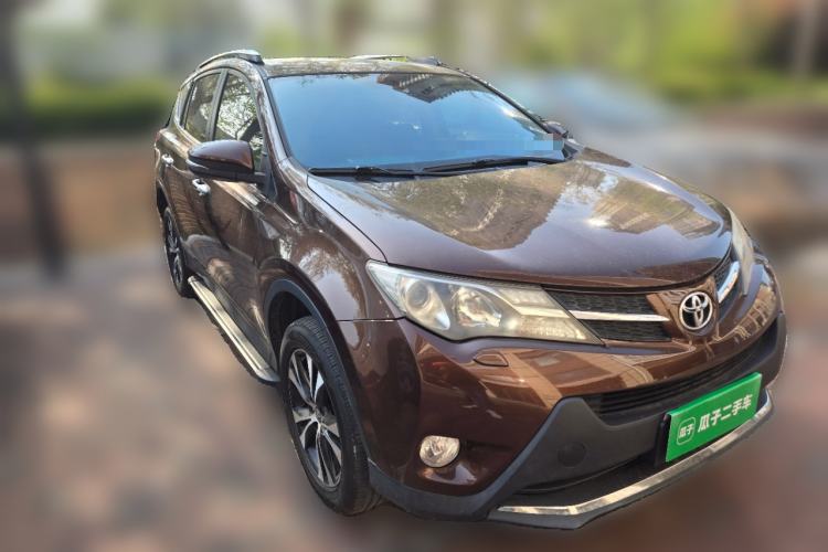 Used Toyota RAV4 2013 2.5L Automatic 4x4 Luxury Edition Front Right 45 Deg