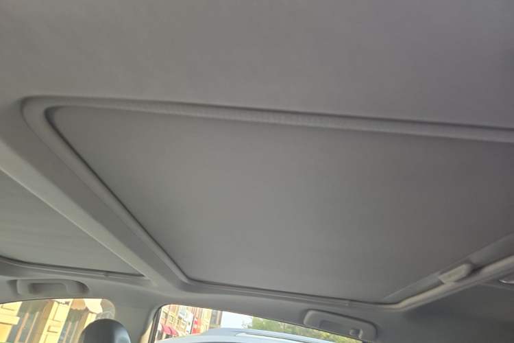 Used Toyota RAV4 2013 2.5L Automatic 4x4 Luxury Edition Headliner