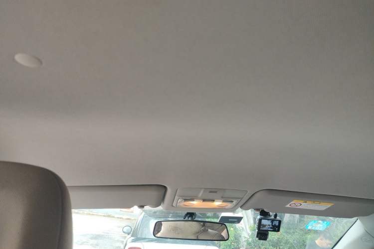 Used Toyota RAV4 2013 2.0L CVT Two-Wheel Drive Urban Edition Headliner