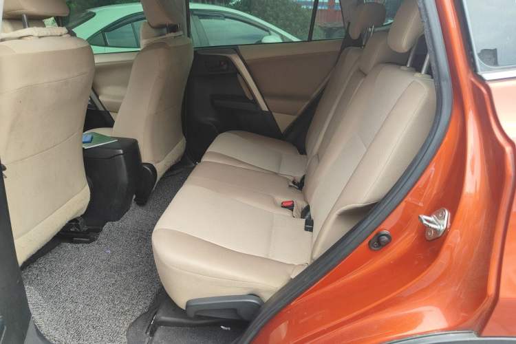 Used Toyota RAV4 2013 2.0L CVT Two-Wheel Drive Urban Edition Left Rear Seat