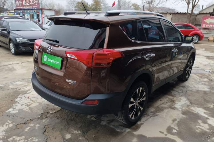 Used Toyota RAV4 2013 2.5L Automatic 4x4 Luxury Edition Rear Right 45 Deg