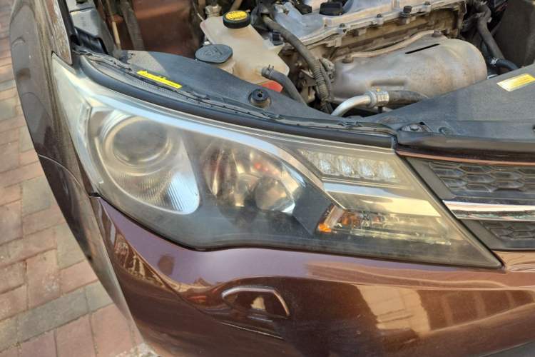 Used Toyota RAV4 2013 2.5L Automatic 4x4 Luxury Edition Right Front Headlight