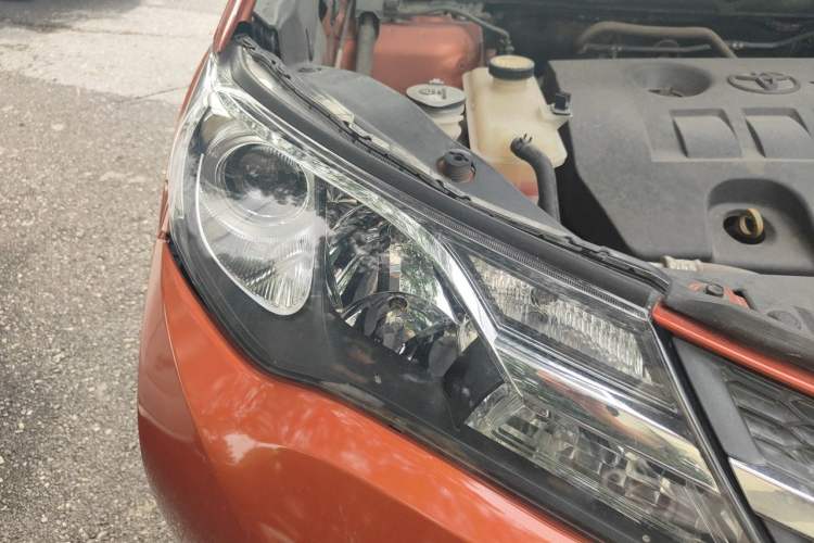 Used Toyota RAV4 2013 2.0L CVT Two-Wheel Drive Urban Edition Right Front Headlight