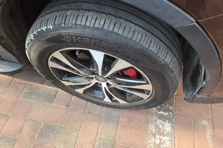 Used Toyota RAV4 2013 2.5L Automatic 4x4 Luxury Edition Right Front Wheel Hub