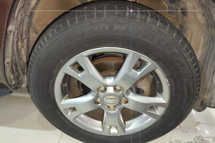 Used Toyota RAV4 2013 Special Edition 2.0L Automatic Classic Right Front Wheel Hub