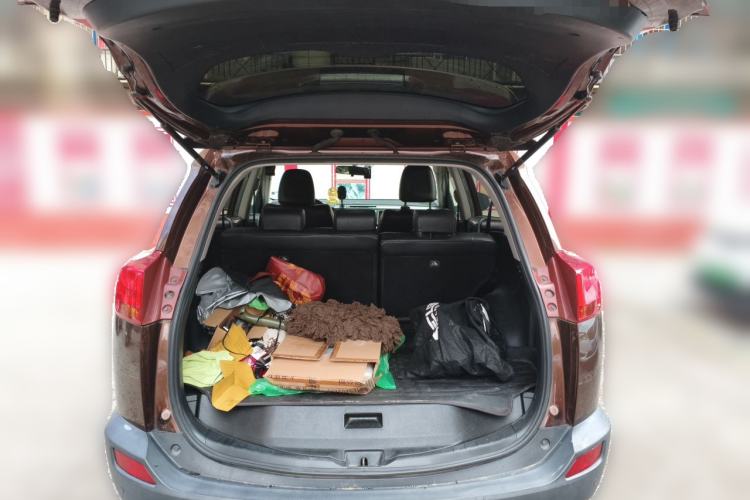 Used Toyota RAV4 2013 2.0L CVT Four-Wheel Drive New Edition Trunk