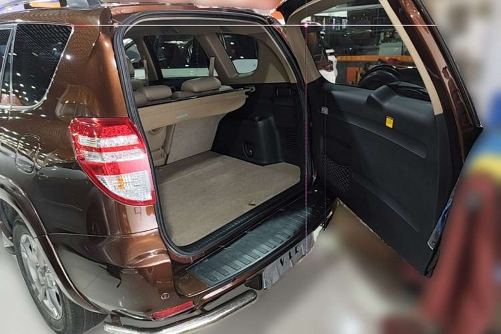 Used Toyota RAV4 2013 Special Edition 2.0L Automatic Classic Trunk