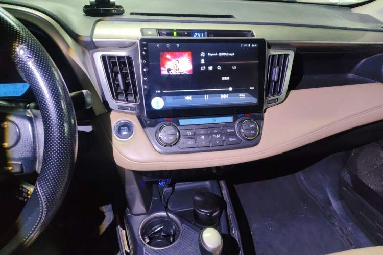 Used Toyota RAV4 2013 2.5L Automatic 4x4 Elite Edition Audio And AC Panel