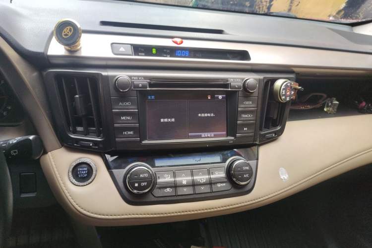 Used Toyota RAV4 2013 2.5L Automatic 4x4 Elite Edition Audio And AC Panel
