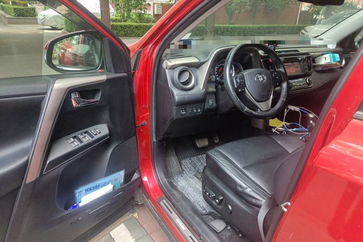 Used Toyota RAV4 2013 2.5L Automatic 4x4 Prestige Edition Driver Seat