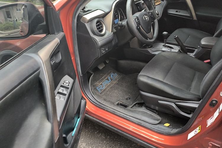 Used Toyota RAV4 2013 2.0L CVT Four-Wheel Drive Fashion Edition Driver Seat