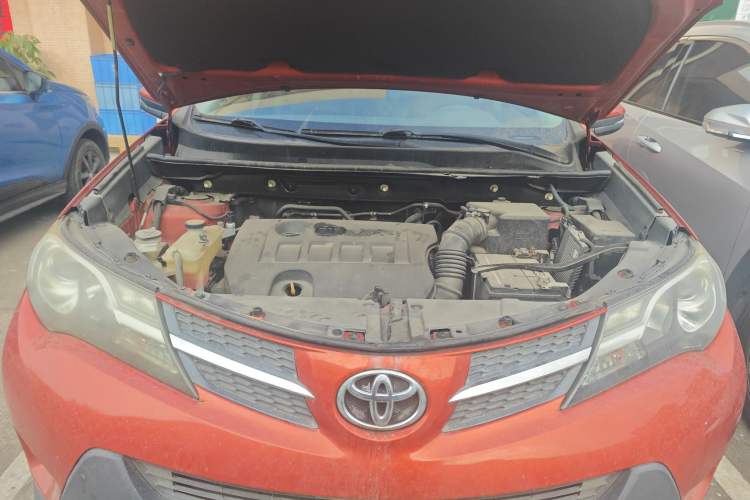 Used Toyota RAV4 2013 2.0L CVT Two-Wheel Drive Urban Edition Engine Bay