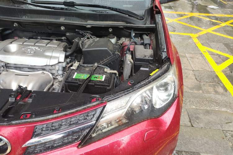 Used Toyota RAV4 2013 2.5L Automatic 4x4 Elite Edition Engine Bay Left