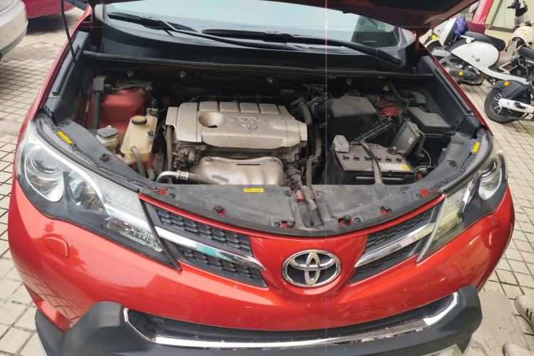 Used Toyota RAV4 2013 2.5L Automatic 4x4 Elite Edition Engine Bay