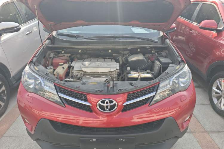 Used Toyota RAV4 2013 2.5L Automatic 4x4 Elite Edition Engine Bay
