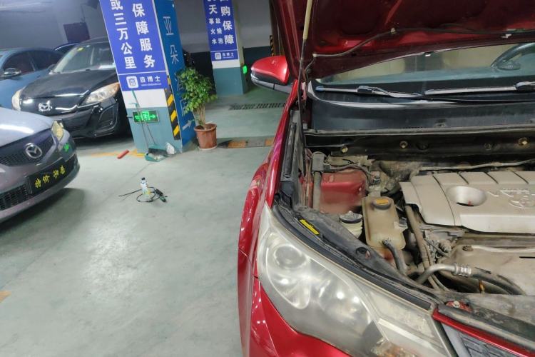 Used Toyota RAV4 2013 2.5L Automatic 4x4 Elite Edition Engine Bay Right