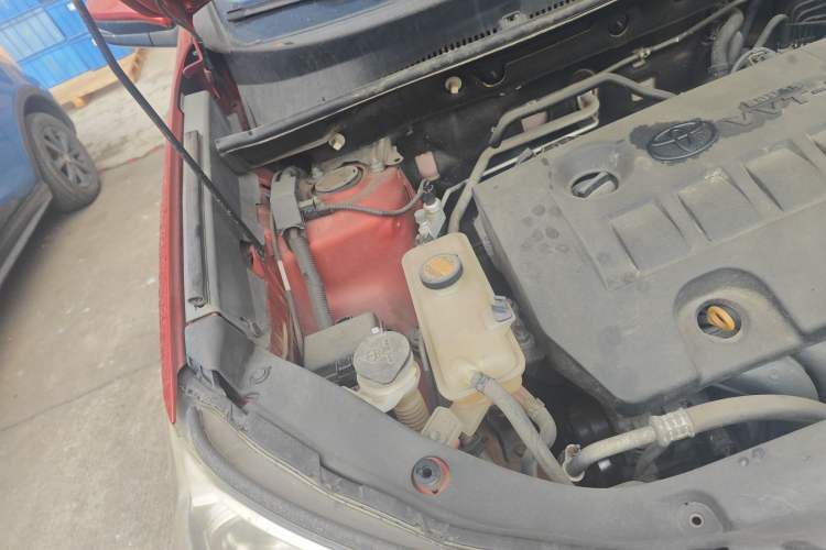Used Toyota RAV4 2013 2.0L CVT Two-Wheel Drive Urban Edition Engine Bay Right