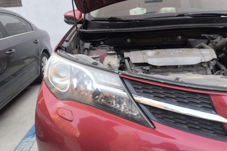 Used Toyota RAV4 2013 2.5L Automatic 4x4 Elite Edition Engine Bay Right