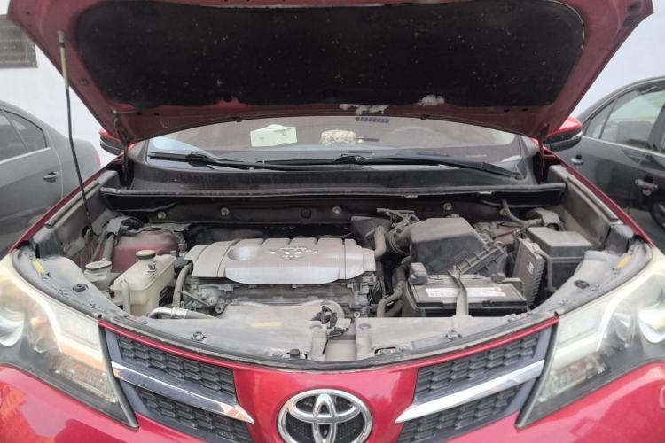 Used Toyota RAV4 2013 2.5L Automatic 4x4 Elite Edition Engine Bay