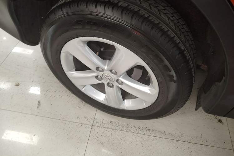 Used Toyota RAV4 2013 2.0L CVT Four-Wheel Drive New Edition Exterior 5