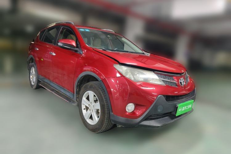 Used Toyota RAV4 2013 2.5L Automatic 4x4 Elite Edition Front Right 45 Deg