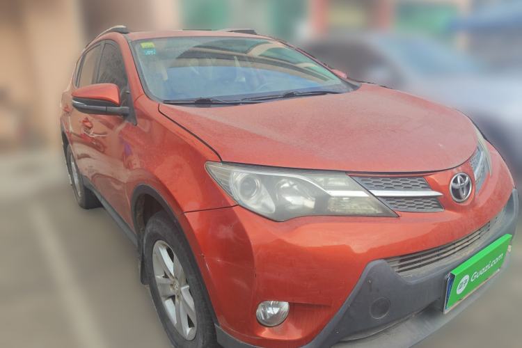 Used Toyota RAV4 2013 2.0L CVT Two-Wheel Drive Urban Edition Front Right 45 Deg