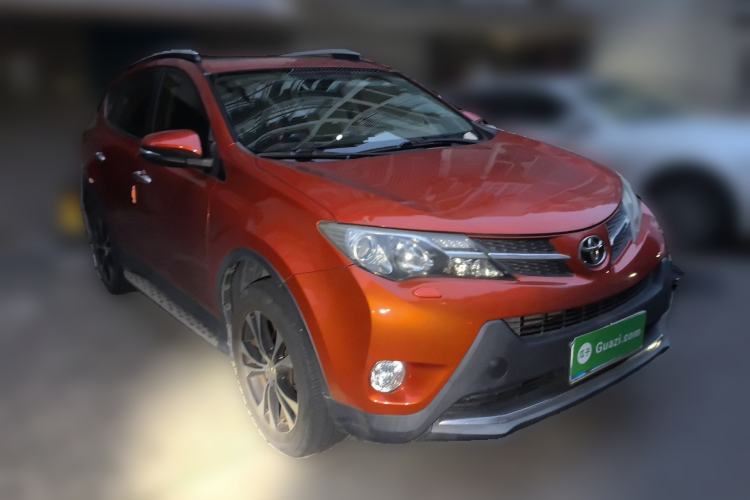 Used Toyota RAV4 2013 2.5L Automatic 4x4 Luxury Edition Front Right 45 Deg