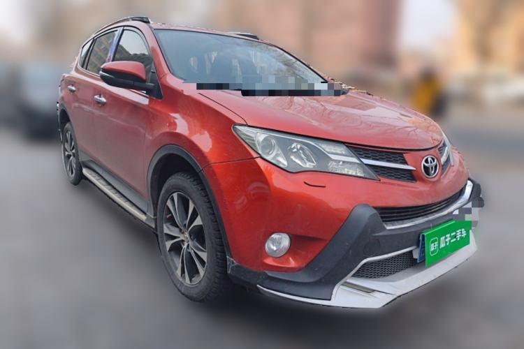 Used Toyota RAV4 2013 2.5L Automatic 4x4 Luxury Edition Front Right 45 Deg
