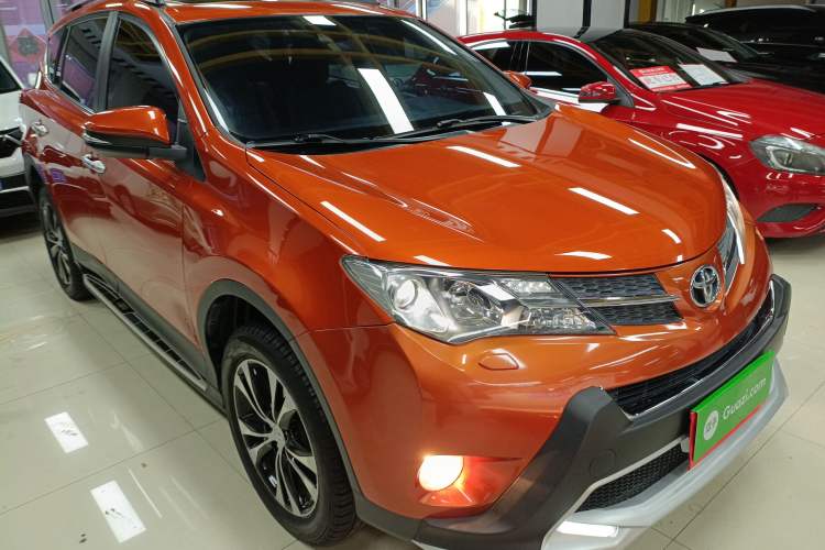 Used Toyota RAV4 2013 2.5L Automatic 4x4 Prestige Edition Front Right 45 Deg