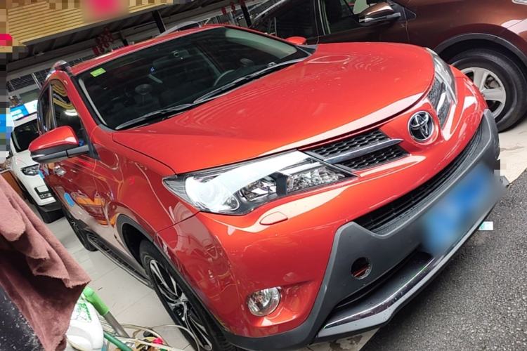 Used Toyota RAV4 2013 2.5L Automatic 4x4 Luxury Edition Front Right 45 Deg