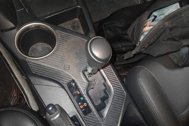 Used Toyota RAV4 2013 2.0L CVT Two-Wheel Drive Urban Edition Gear Lever