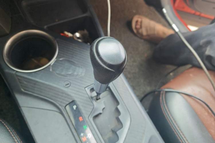 Used Toyota RAV4 2013 2.0L CVT Two-Wheel Drive Urban Edition Gear Lever