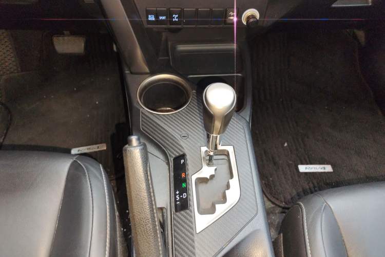Used Toyota RAV4 2013 2.5L Automatic 4x4 Elite Edition Gear Lever