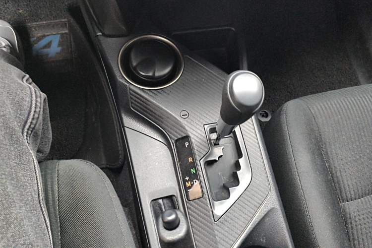 Used Toyota RAV4 2013 2.0L CVT Four-Wheel Drive Fashion Edition Gear Lever