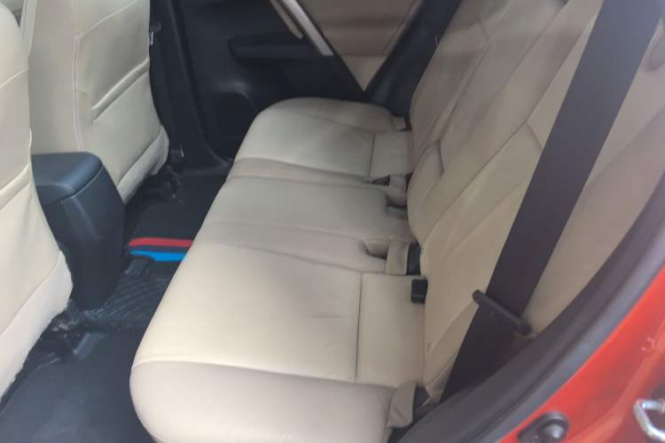 Used Toyota RAV4 2013 2.5L Automatic 4x4 Elite Edition Interior 1