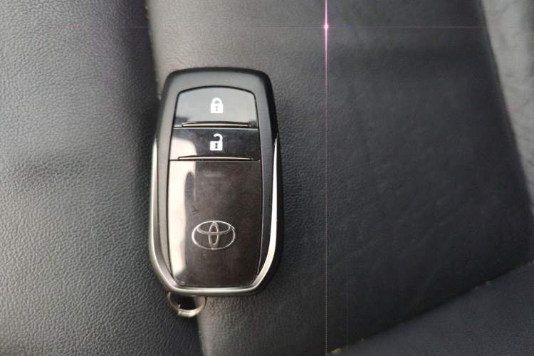 Used Toyota RAV4 2013 2.5L Automatic 4x4 Elite Edition Interior 1