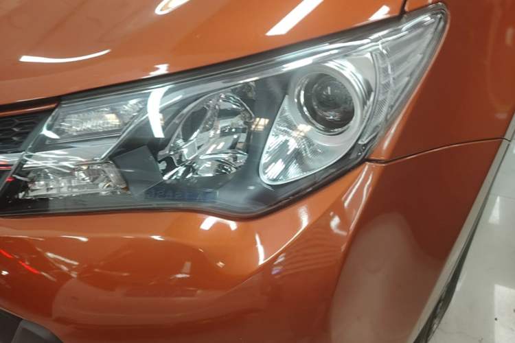 Used Toyota RAV4 2013 2.0L CVT Four-Wheel Drive New Edition Left Front Headlight