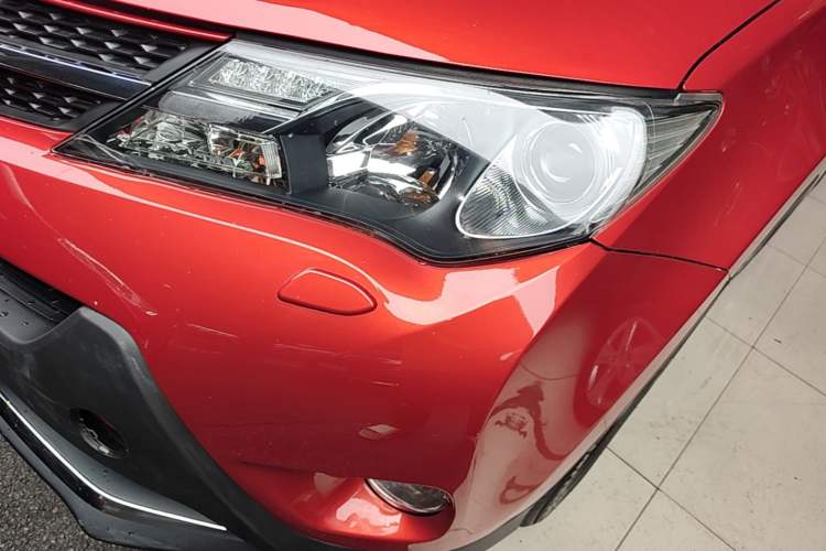 Used Toyota RAV4 2013 2.5L Automatic 4x4 Luxury Edition Left Front Headlight