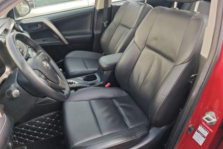 Used Toyota RAV4 2013 2.5L Automatic 4x4 Elite Edition Left Front Seat
