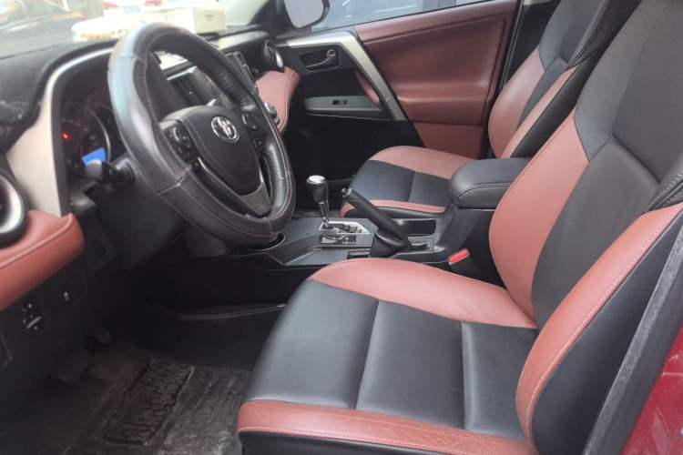 Used Toyota RAV4 2013 2.5L Automatic 4x4 Elite Edition Left Front Seat