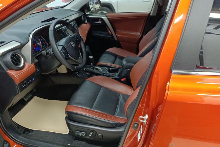 Used Toyota RAV4 2013 2.5L Automatic 4x4 Prestige Edition Left Front Seat