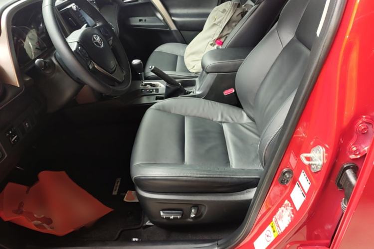 Used Toyota RAV4 2013 2.5L Automatic 4x4 Luxury Edition Left Front Seat