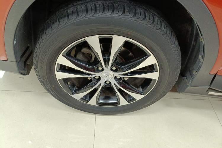 Used Toyota RAV4 2013 2.5L Automatic 4x4 Prestige Edition Left Front Wheel Hub
