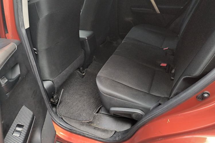 Used Toyota RAV4 2013 2.0L CVT Four-Wheel Drive Fashion Edition Left Rear Seat