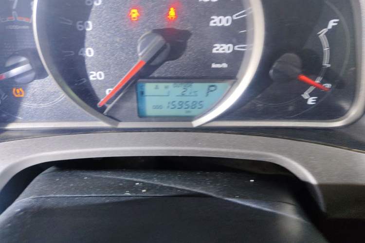 Used Toyota RAV4 2013 2.5L Automatic 4x4 Elite Edition Odometer Close Up