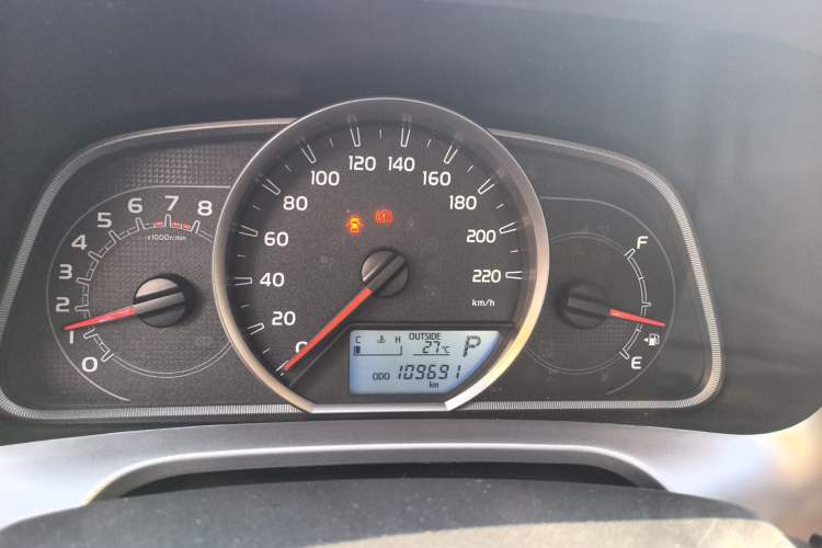 Used Toyota RAV4 2013 2.5L Automatic 4x4 Elite Edition Odometer Close Up